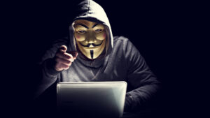 anonymous-anonimus-noutbuk.jpg